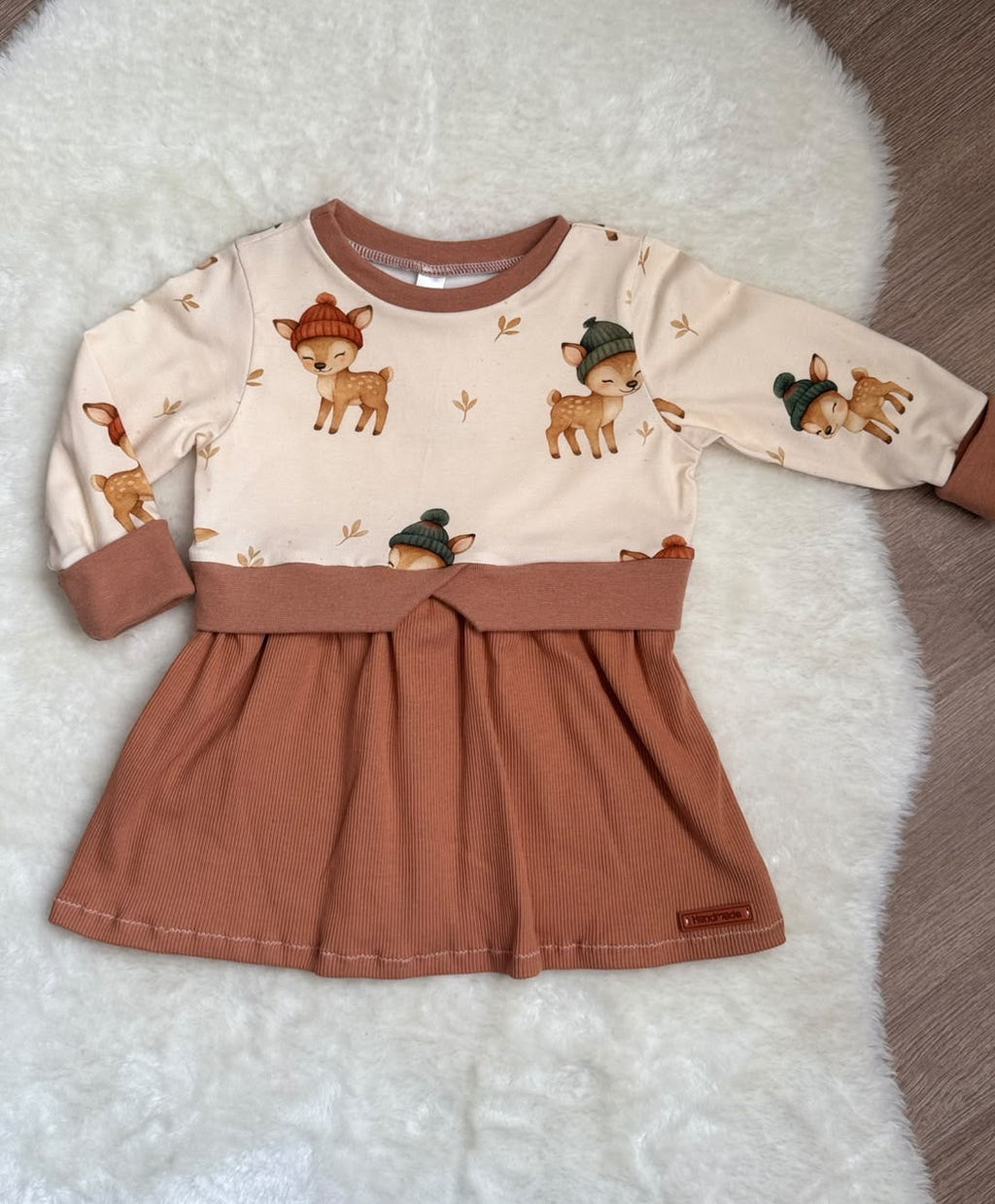 "Happy reindeer" - Girly Sweater in 86