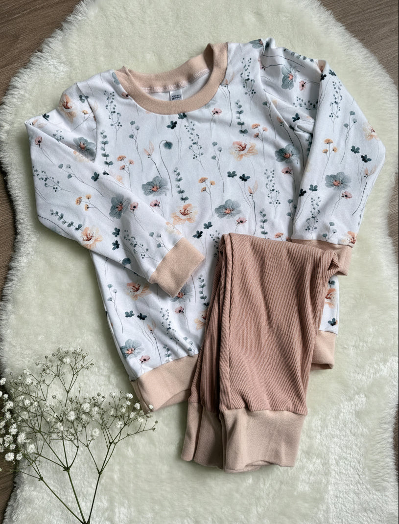"Bergblumen" - Sweater in 98 und Pumphose in 98/104