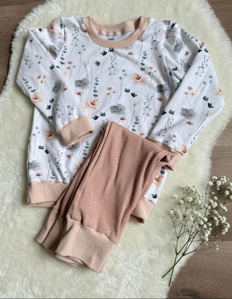 "Bergblumen" - Sweater in 98 und Pumphose in 98/104