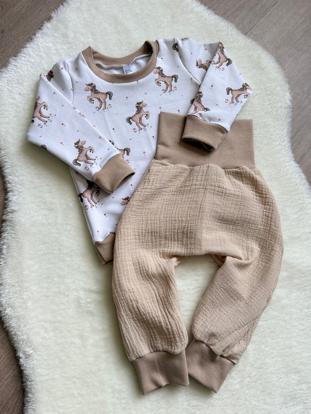 "Little Horse" - Sweater in 74 und Pumphose in 74/80