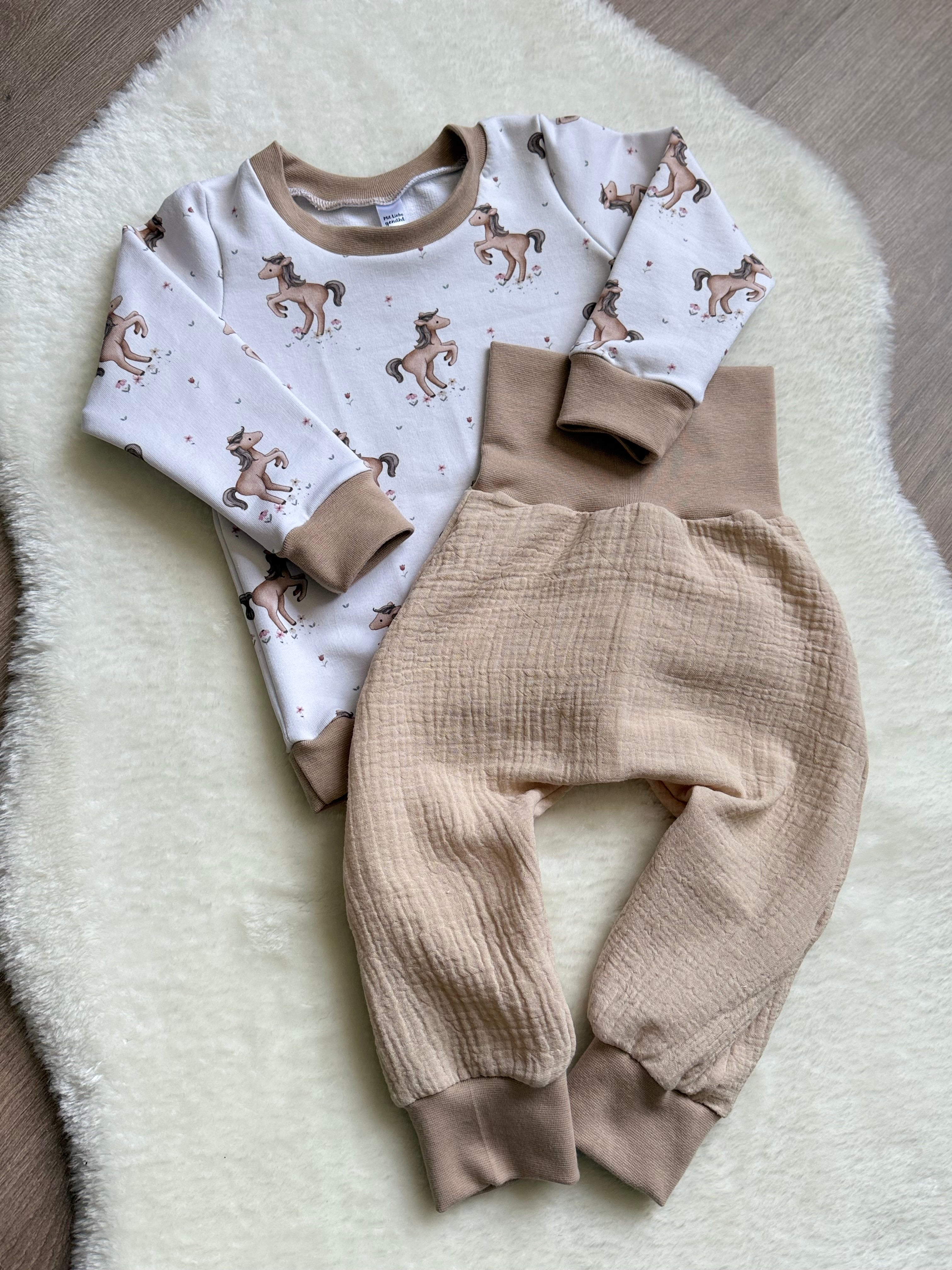 "Little Horse" - Sweater in 74 und Pumphose in 74/80