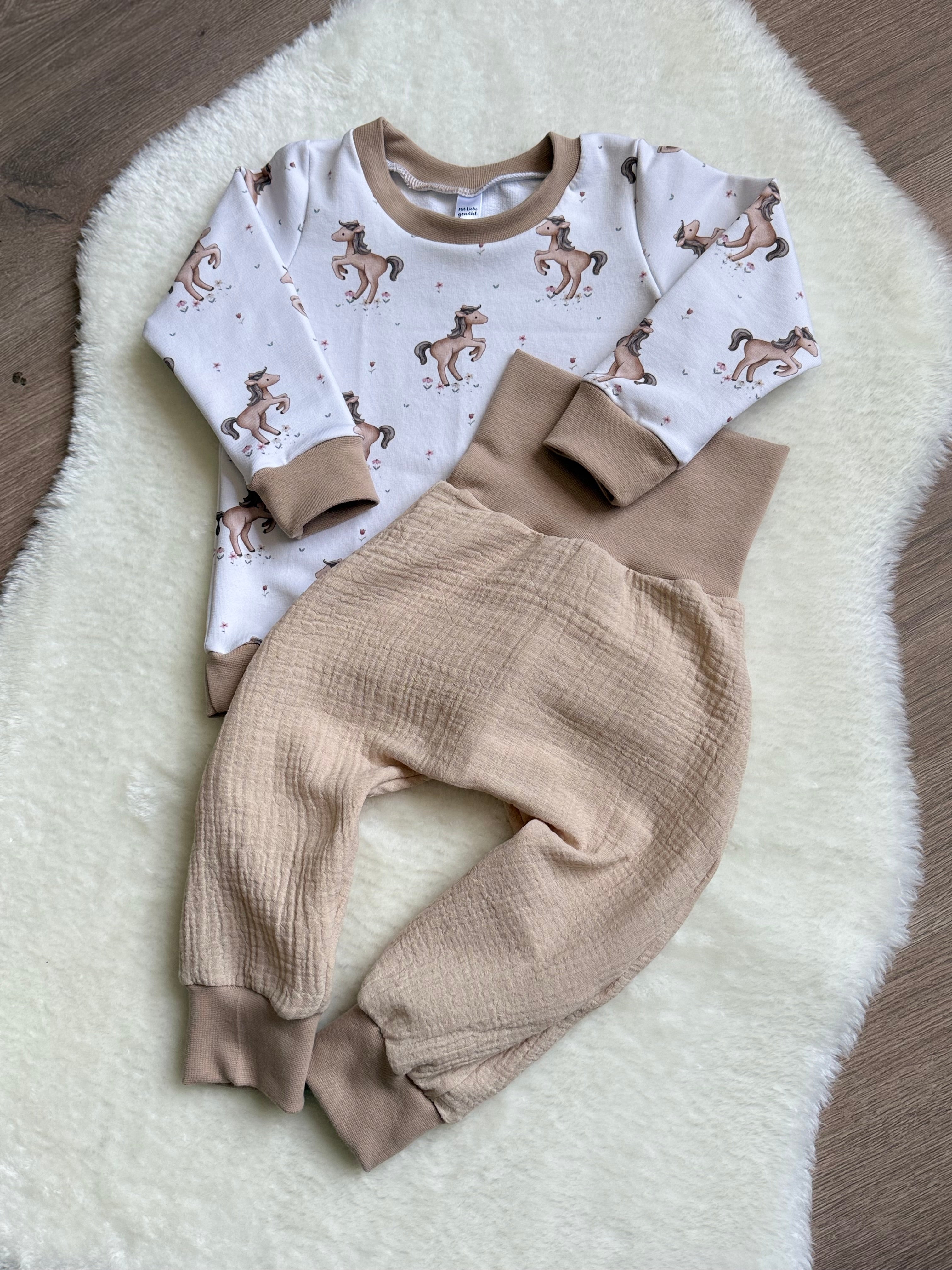 "Little Horse" - Sweater in 74 und Pumphose in 74/80