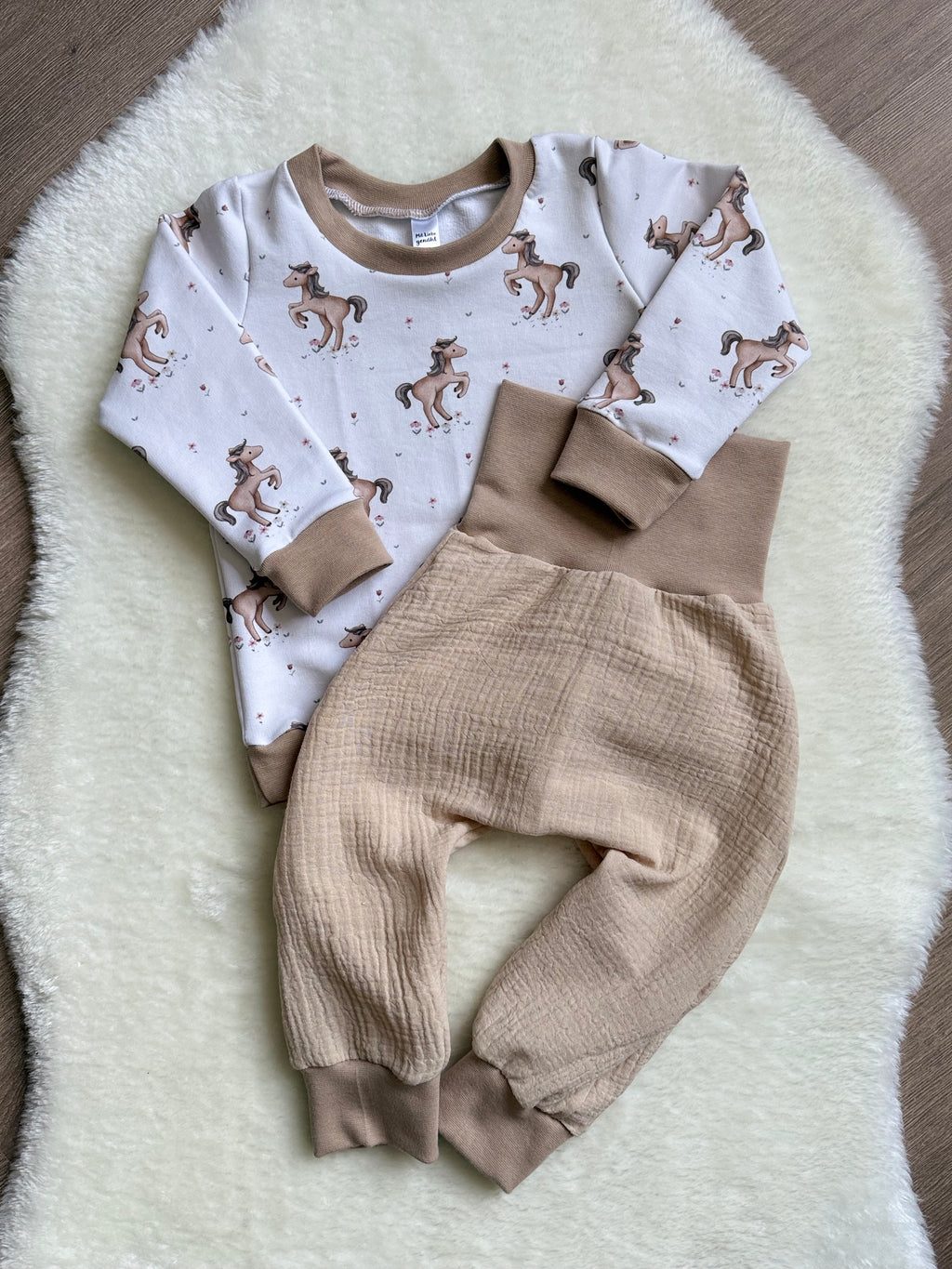 "Little Horse" - Sweater in 74 und Pumphose in 74/80