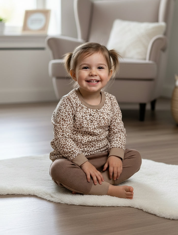"Little Leo Aquarell" - Sweater in 92 und Pumphose in 86/92